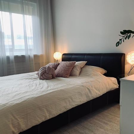 You'Ll Love This Large Apartment! Free Parking! Tallin Zewnętrze zdjęcie