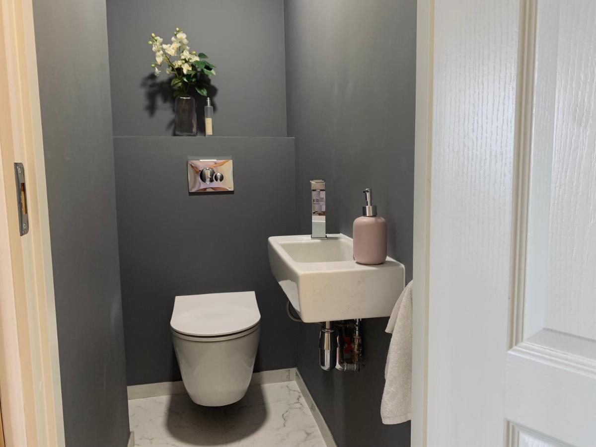 You'Ll Love This Large Apartment! Free Parking! Tallin Zewnętrze zdjęcie